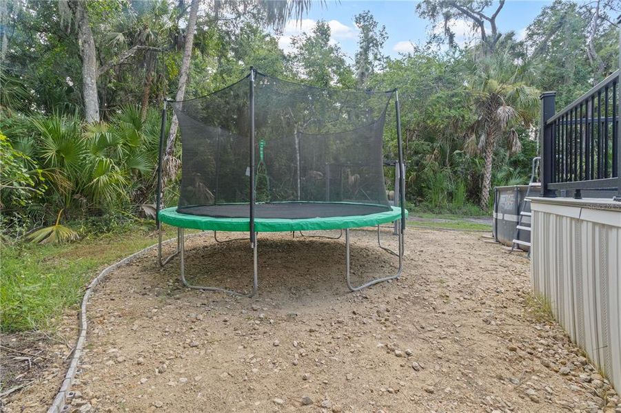 Community amenities in , Inglis (Image 30).