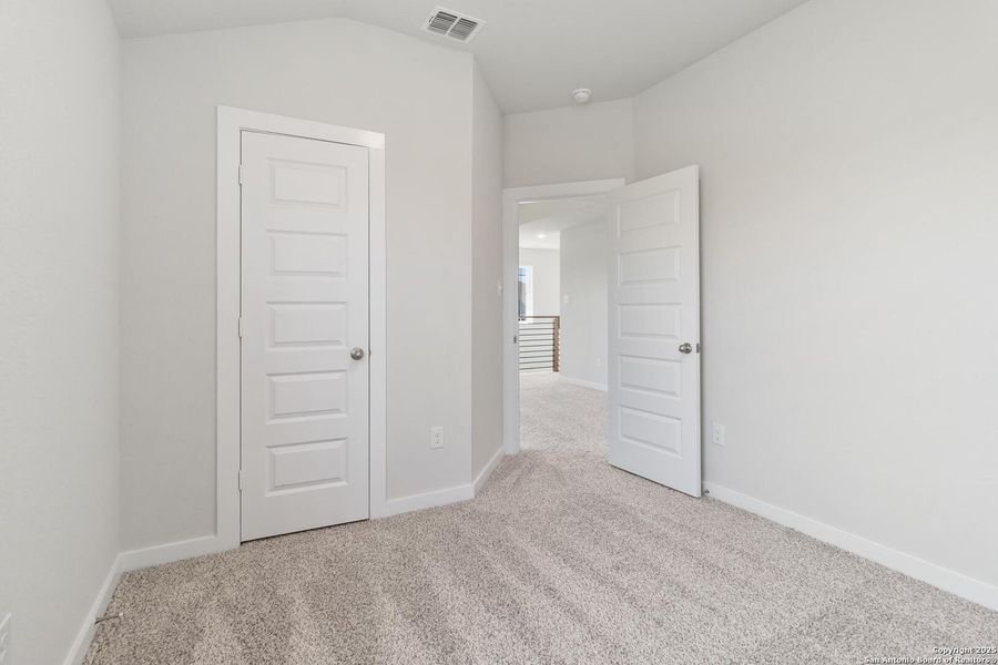 Spacious, unfurnished interior of a new home in Applewhite Meadows, San Antonio (Image 10).