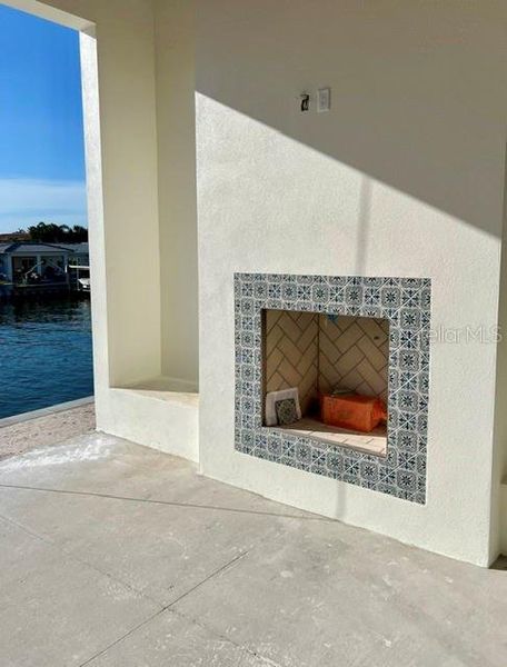 Exterior details and patio area of a home in , St. Petersburg (Image 3).
