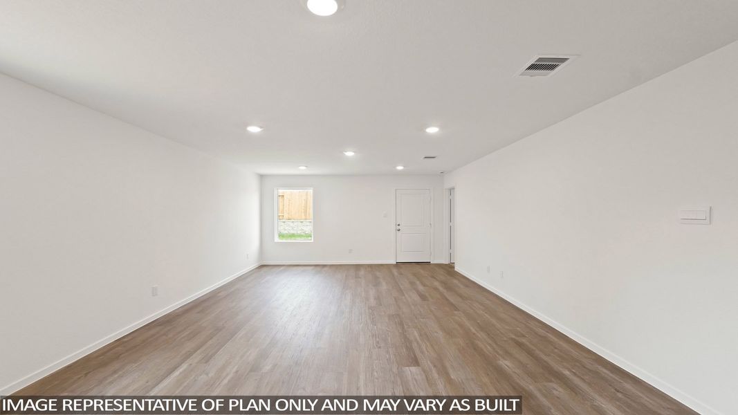 Spacious, unfurnished interior of a new home in Lexington Heights, Willis (Image 17).