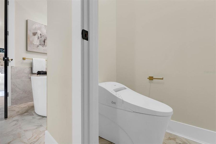 Furnished interior view inside a new home in , Orlando (Image 14).