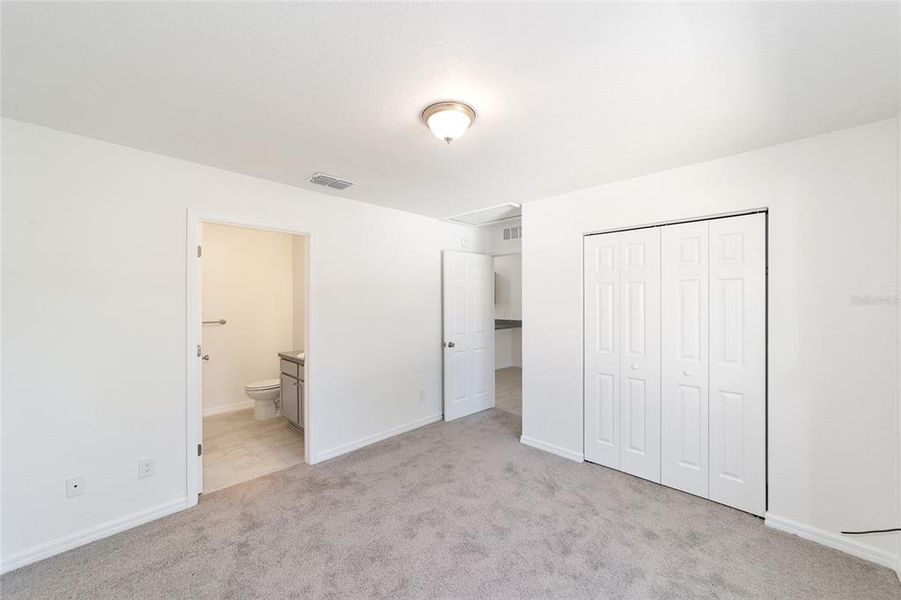 Spacious, unfurnished interior of a new home in , Dunnellon (Image 33). Spacious, unfurnished interior of a new home in , Dunnellon (Image 33).