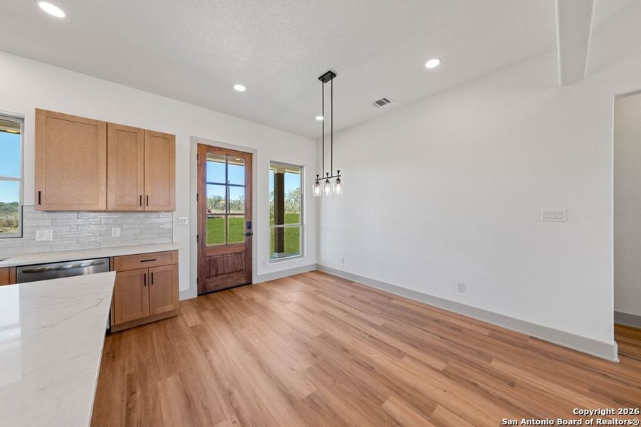 Spacious, unfurnished interior of a new home in , Poteet (Image 40).