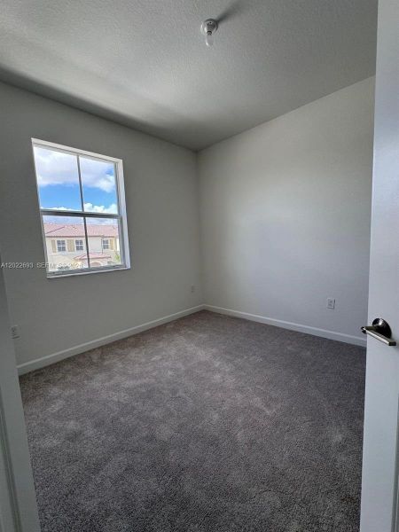 Spacious, unfurnished interior of a new home in , Homestead (Image 20).