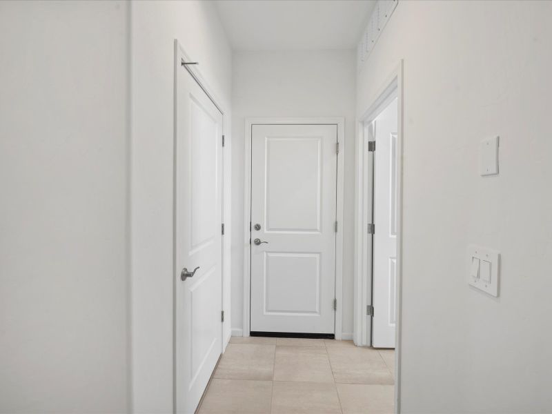 Spacious, unfurnished interior of a new home in Las Patrias at Star Valley Phase III - Signature Series, Tucson (Image 10).