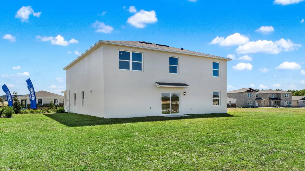 Exterior details and patio area of a home in Crossroads at Kelly Park, Apopka (Image 3).