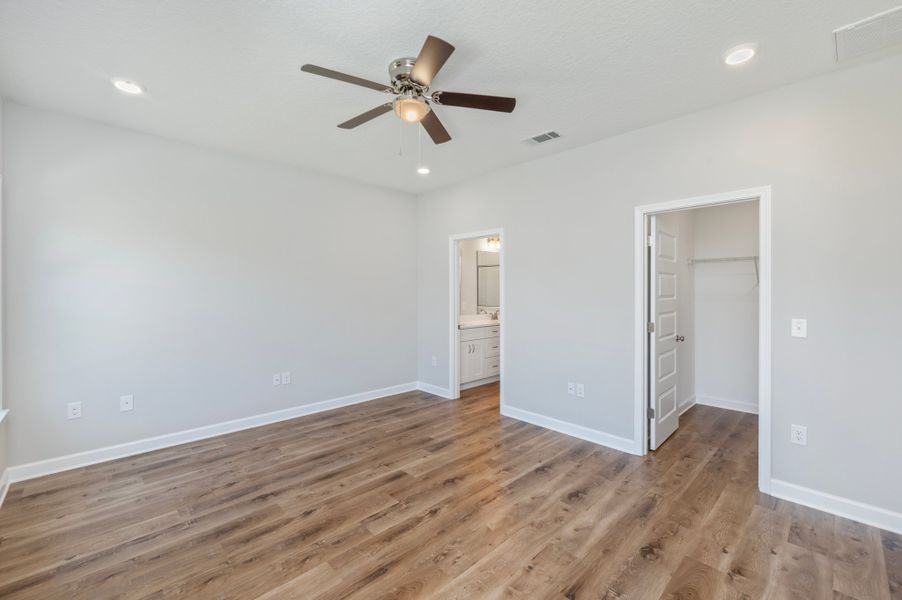 Representative unfurnished interior of a home built from the Austin by CJL Homes in Blossom Grove, Crestview (Image 26).