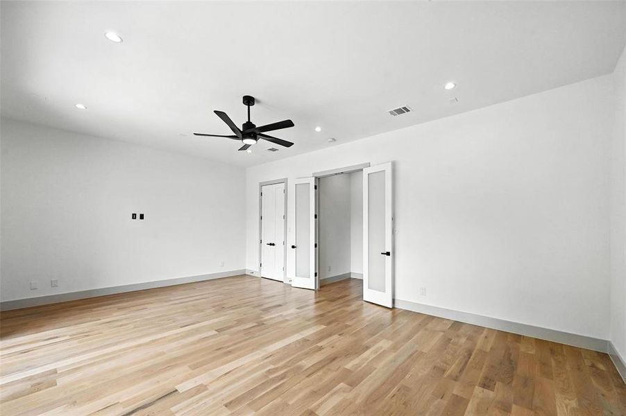 Spacious, unfurnished interior of a new home in , Dallas (Image 37).