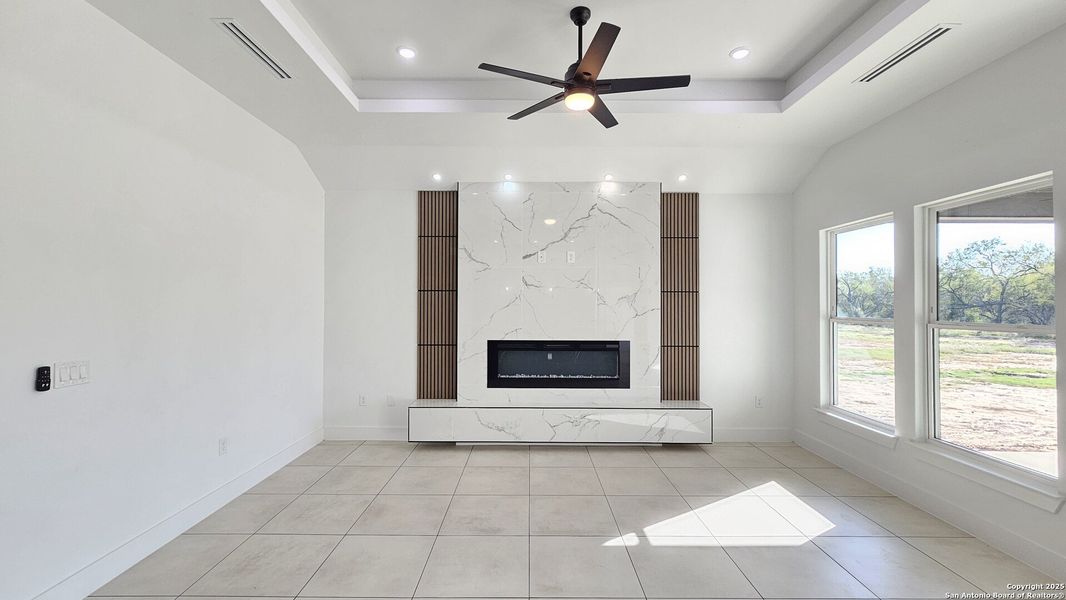 Spacious, unfurnished interior of a new home in , Atascosa (Image 28). Spacious, unfurnished interior of a new home in , Atascosa (Image 28).