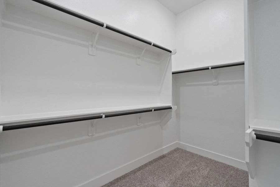 Spacious, unfurnished interior of a new home in Riceland, Mont Belvieu (Image 8).