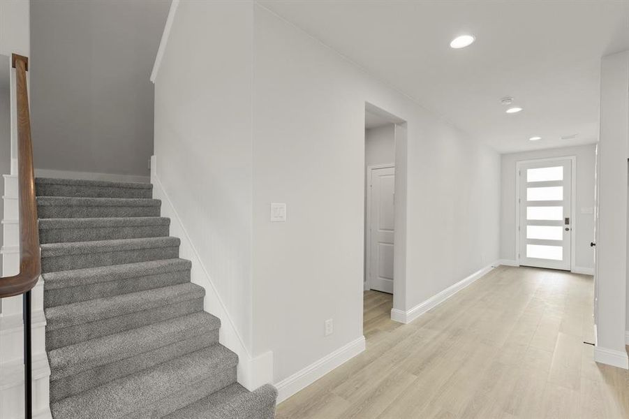 03. 3116 Goldfinch - Entry 03. 3116 Goldfinch - Entry