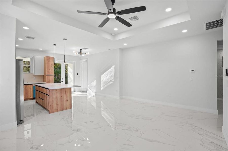 Spacious, unfurnished interior of a new home in , Port Charlotte (Image 13).