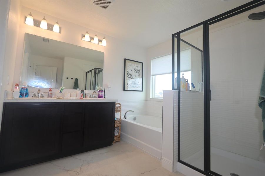 19 Master up Bath