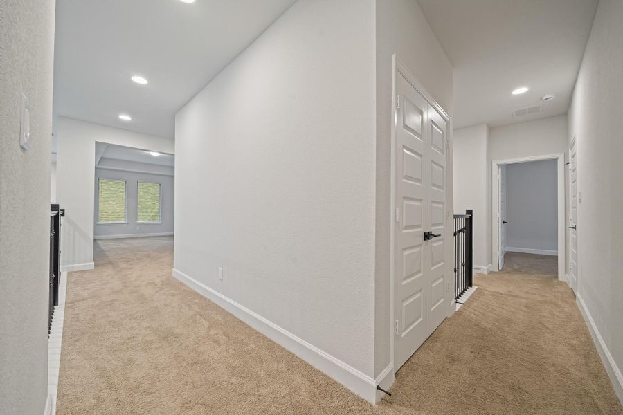Spacious, unfurnished interior of a new home in , Brookshire (Image 34).