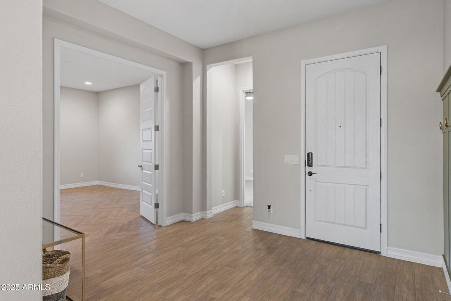 5211 S Del Rancho-22