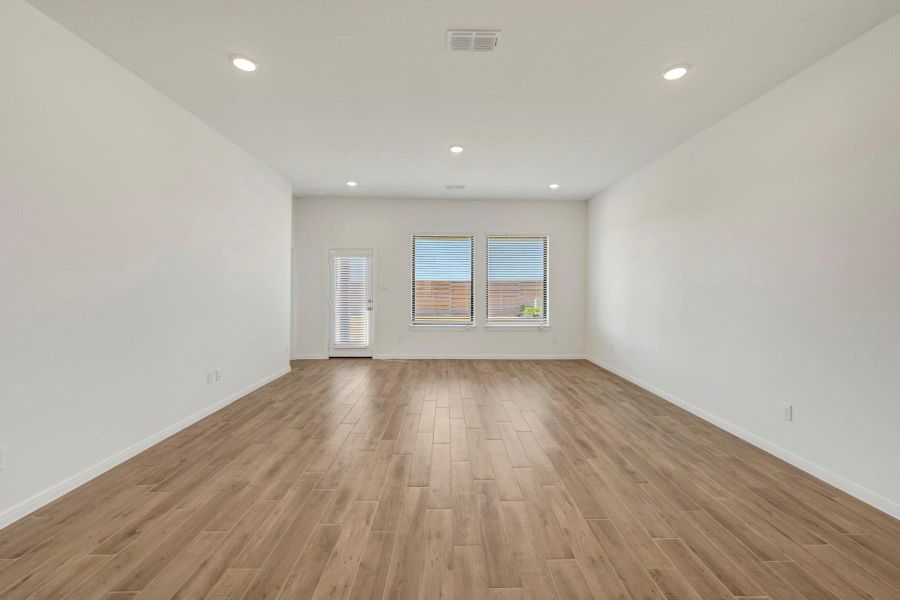 Spacious, unfurnished interior of a new home in Austin Point, Richmond (Image 18).