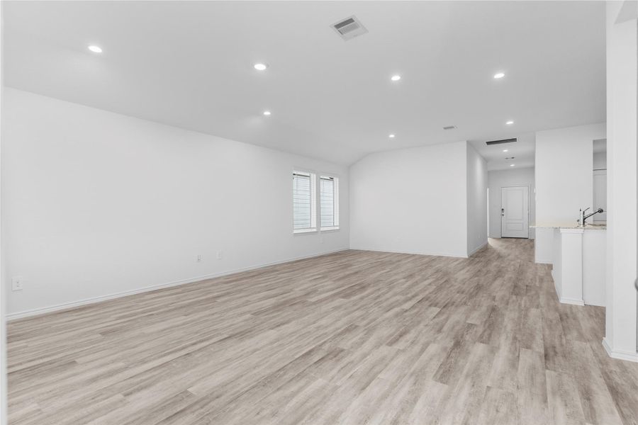 *All images, rooms measurements are approximate. All information, including pricing, is subject to change.