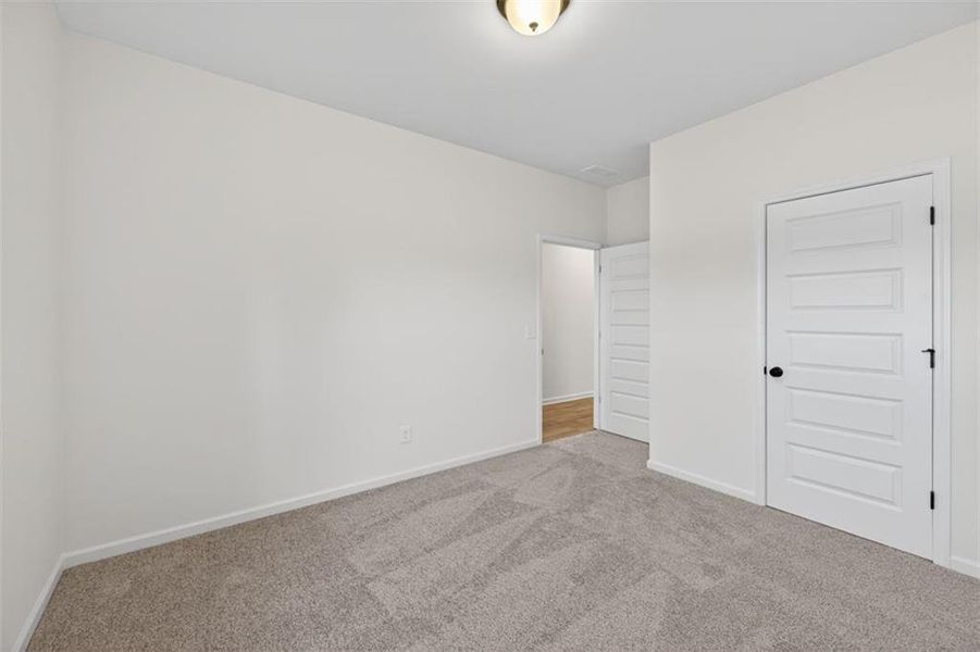 Spacious, unfurnished interior of a new home in Jones Ridge, Dallas (Image 40).