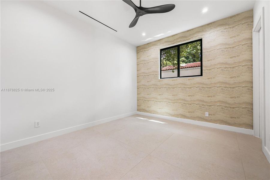 Spacious, unfurnished interior of a new home in , Fort Lauderdale (Image 19).