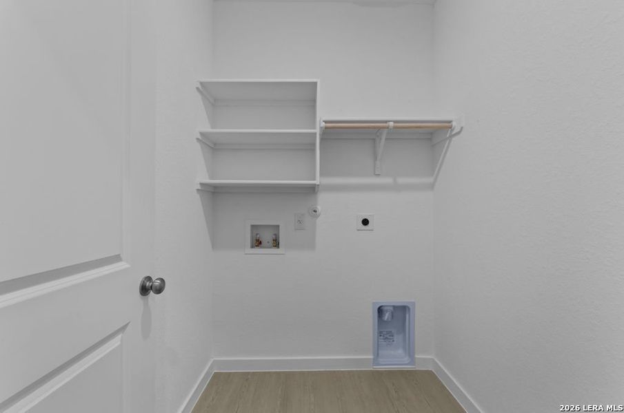 Spacious, unfurnished interior of a new home in Brookmill, San Antonio (Image 14).