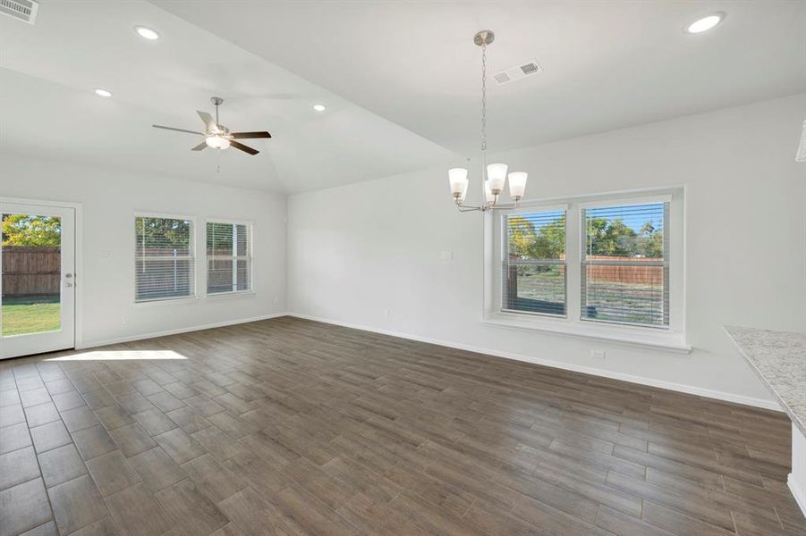 Spacious, unfurnished interior of a new home in Elevon, Lavon (Image 31).