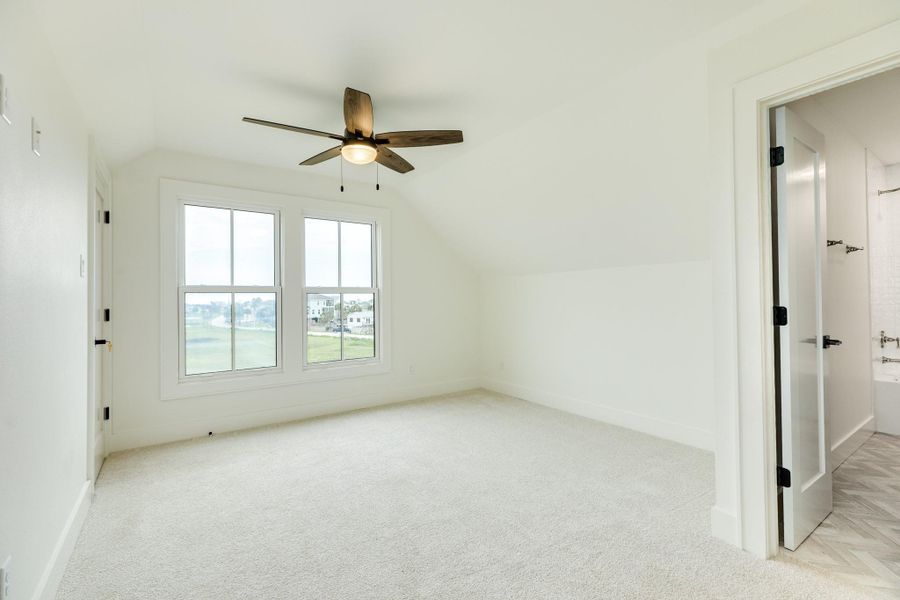 Spacious, unfurnished interior of a new home in , Galveston (Image 31).