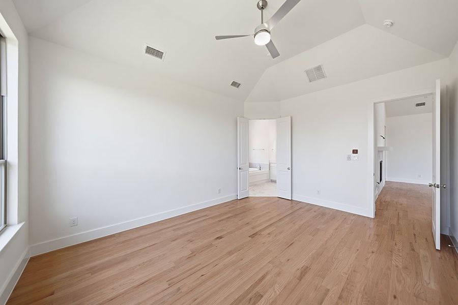 Spacious, unfurnished interior of a new home in Custer Ridge Estates, Allen (Image 34). Spacious, unfurnished interior of a new home in Custer Ridge Estates, Allen (Image 34).