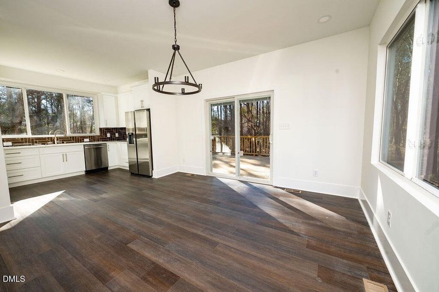 7 Mercury Ct Dining Room