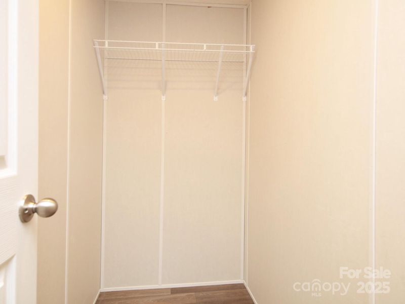Spacious, unfurnished interior of a new home in , Catawba (Image 25).