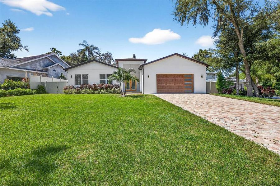 Exterior details and patio area of a home in , Temple Terrace (Image 34). Exterior details and patio area of a home in , Temple Terrace (Image 34).