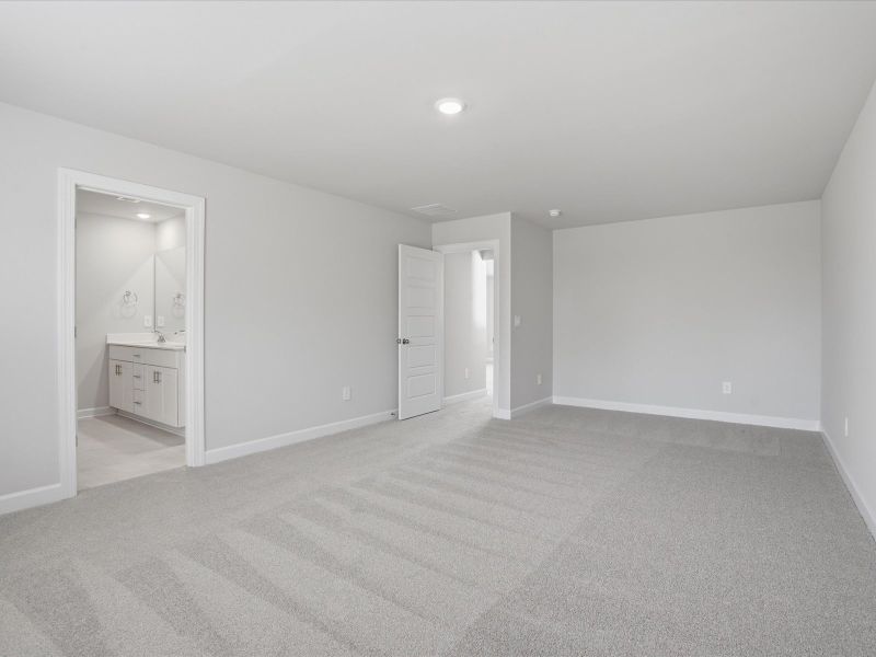 Spacious, unfurnished interior of a new home in Collier Ridge, Moore (Image 14).