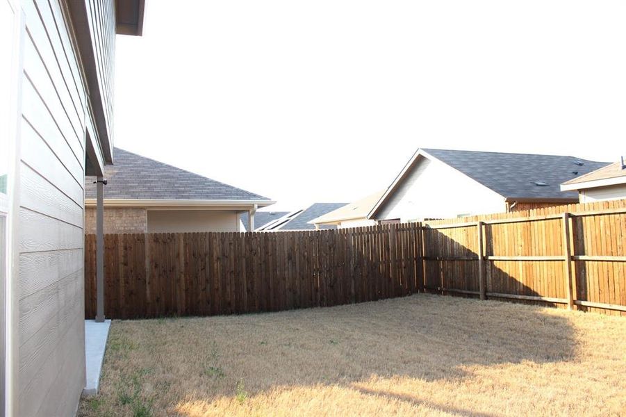 Exterior details and patio area of a home in , Royse City (Image 4).