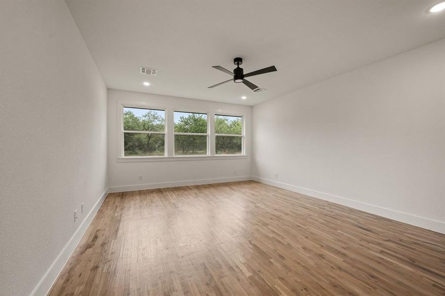 Spacious, unfurnished interior of a new home in Rolling Creek Ranch, Aledo (Image 21). Spacious, unfurnished interior of a new home in Rolling Creek Ranch, Aledo (Image 21).