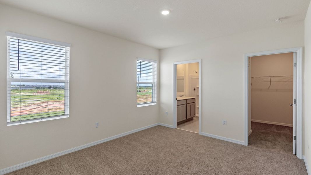 Spacious, unfurnished interior of a new home in Hamilton Bluff, Lake Hamilton (Image 16).