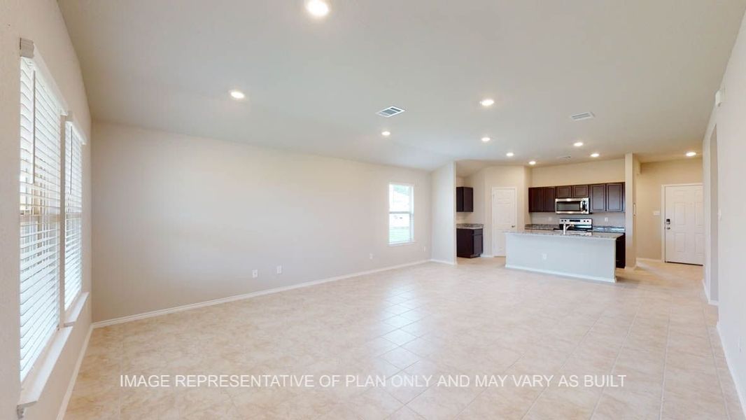 Representative unfurnished interior of a home built from the Elgin by D.R. Horton in Reynolds Crossing, Killeen (Image 11).