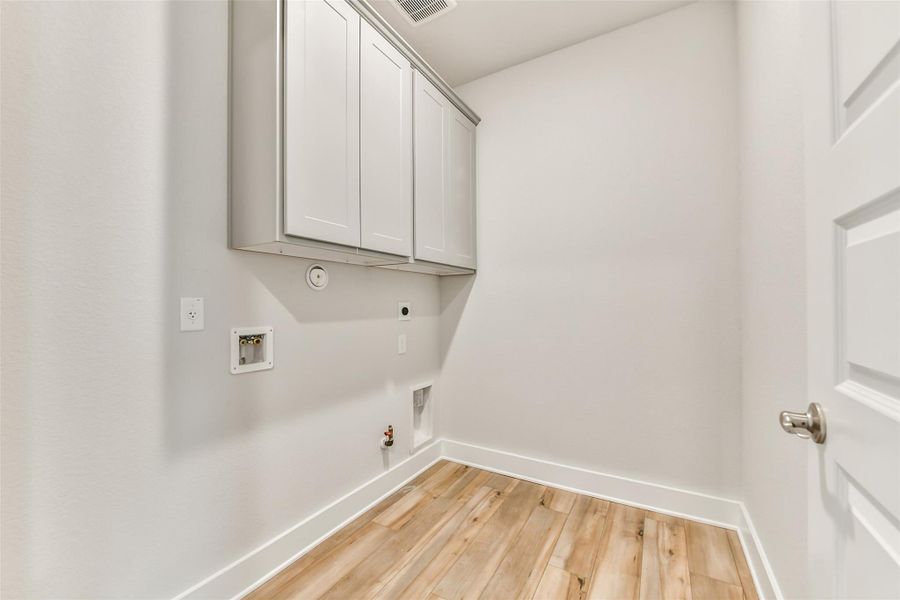 Spacious, unfurnished interior of a new home in , Texas City (Image 30).