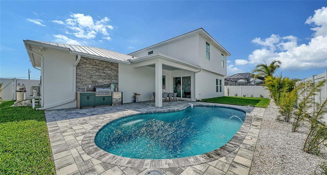Exterior details and patio area of a home in , Bradenton (Image 29).