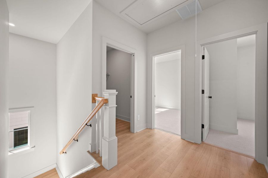 Spacious, unfurnished interior of a new home in , Summerville (Image 20).