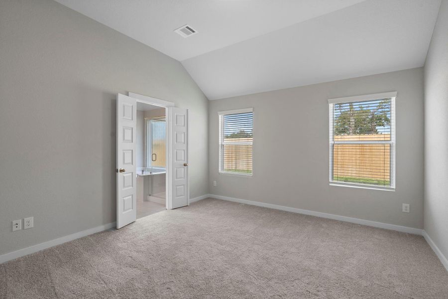 Spacious, unfurnished interior of a new home in Cypresswood Landing, Humble (Image 10).