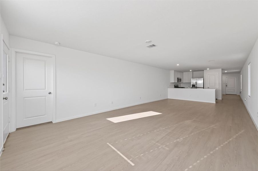 Spacious, unfurnished interior of a new home in , Houston (Image 16).