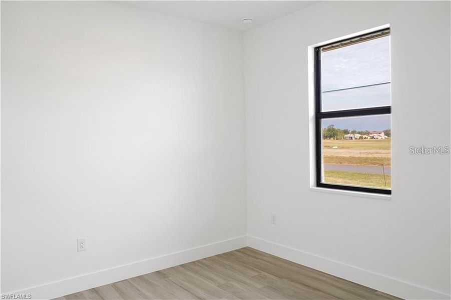 Spacious, unfurnished interior of a new home in , Cape Coral (Image 12).