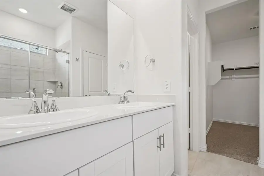 Photo is not of the actual home, but is an inspirational photo of builder’s model home and may depict options, furnishings, and/or decorator features that are not included. Photo is not of the actual home, but is an inspirational photo of builder’s model home and may depict options, furnishings, and/or decorator features that are not included.