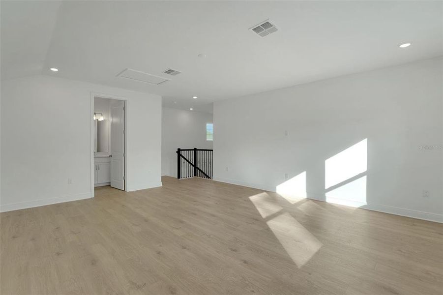 Spacious, unfurnished interior of a new home in Palms at Windermere, Windermere (Image 22). Spacious, unfurnished interior of a new home in Palms at Windermere, Windermere (Image 22).