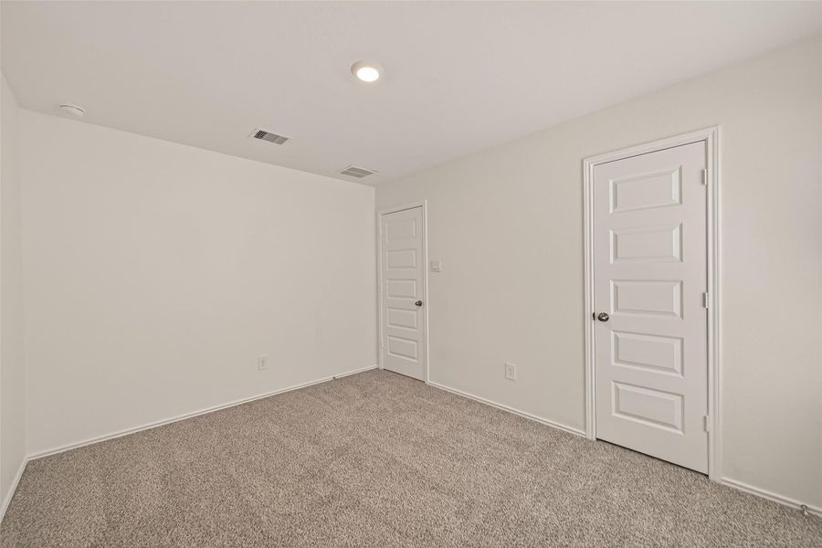 Spacious, unfurnished interior of a new home in Windstone on the Prairie, Richmond (Image 44).