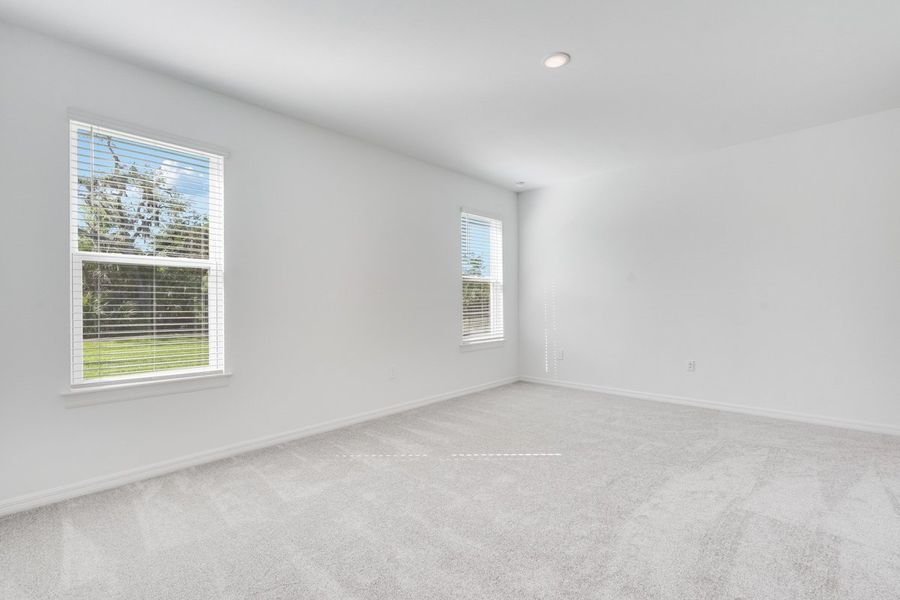 Spacious, unfurnished interior of a new home in Palms at Coasterra, Palmetto (Image 20).