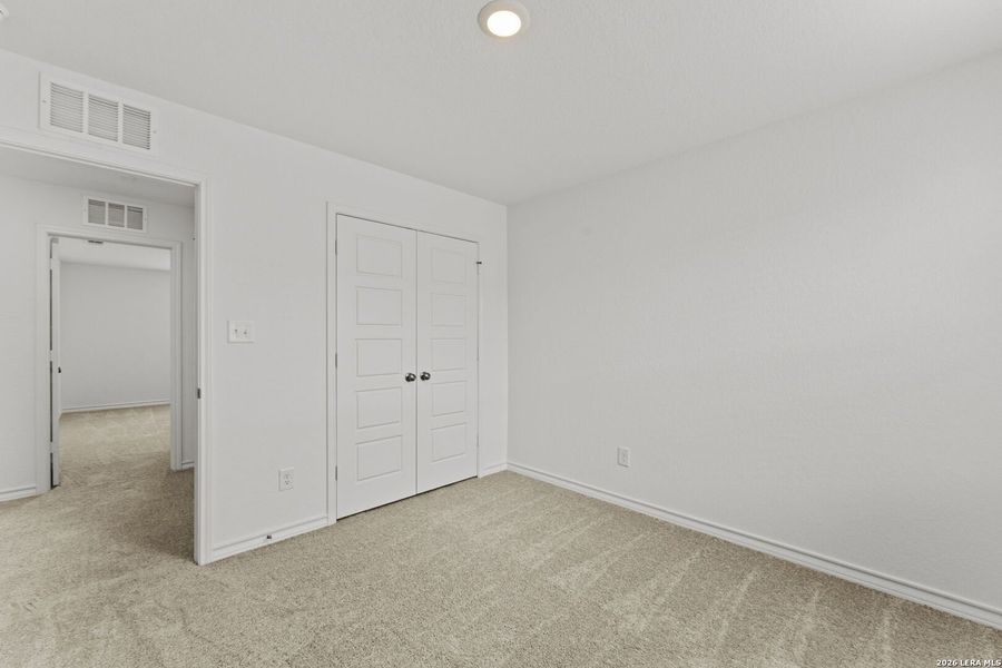 Spacious, unfurnished interior of a new home in Dove Song, Marion (Image 27).