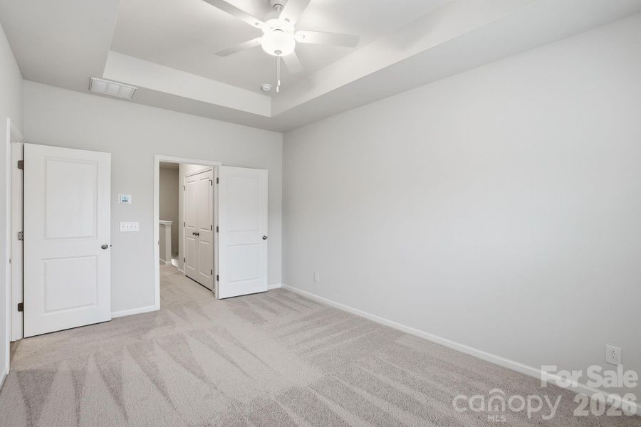 Spacious, unfurnished interior of a new home in Sloan Station, Charlotte (Image 28).