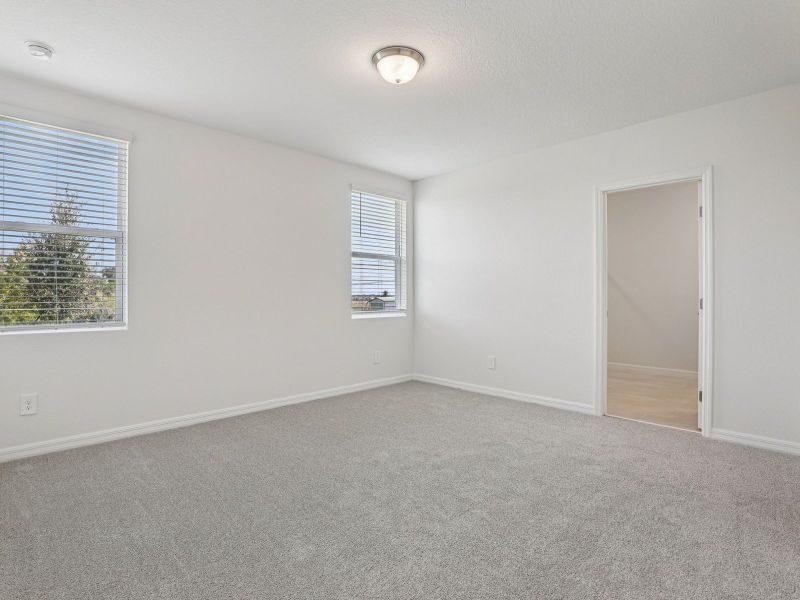 Spacious, unfurnished interior of a new home in Springs at Lake Alfred - Signature Series, Lake Alfred (Image 9).