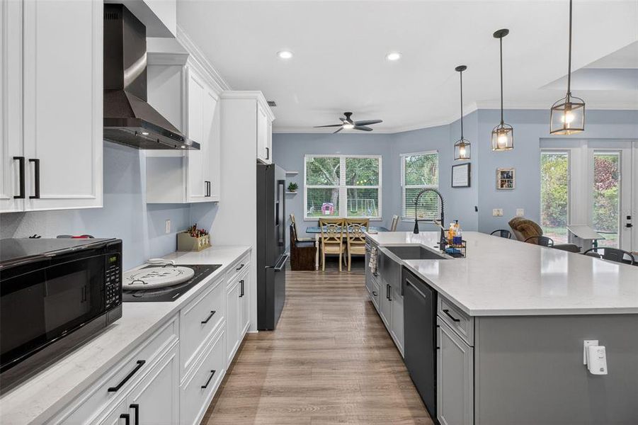 Furnished interior view inside a new home in , Largo (Image 39).