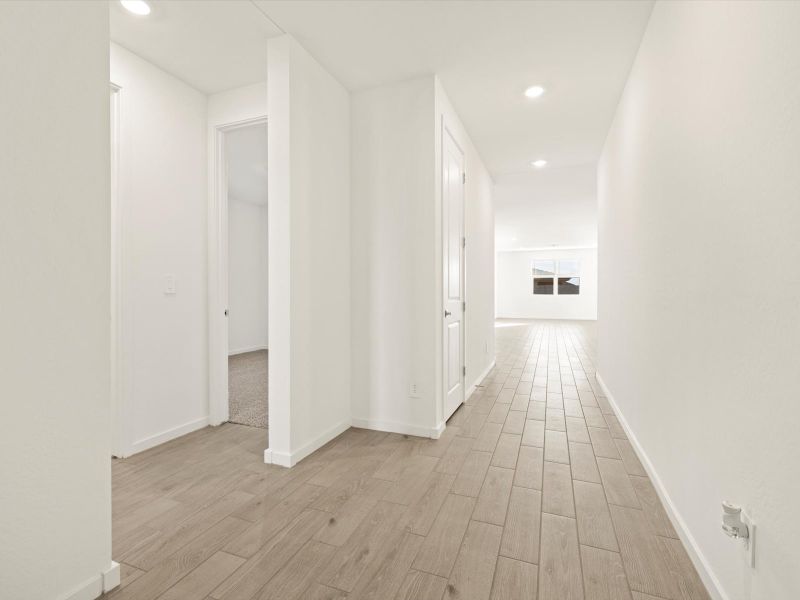 Spacious, unfurnished interior of a new home in Allure Vista Reserve Series, Buckeye (Image 9).